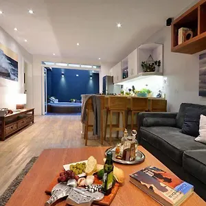 Oasis Suites Medellin