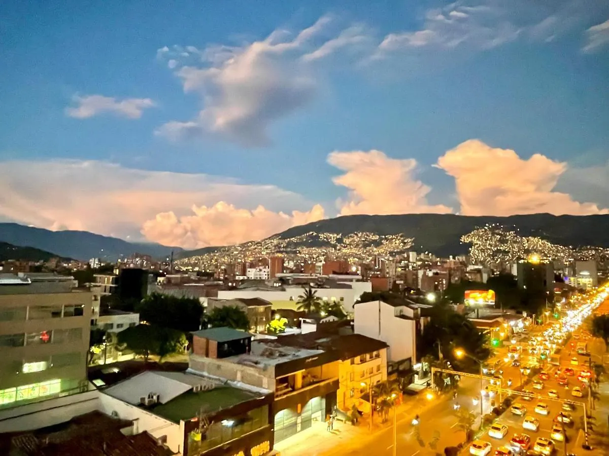 Apartamento En Laurels Medellin 0*,